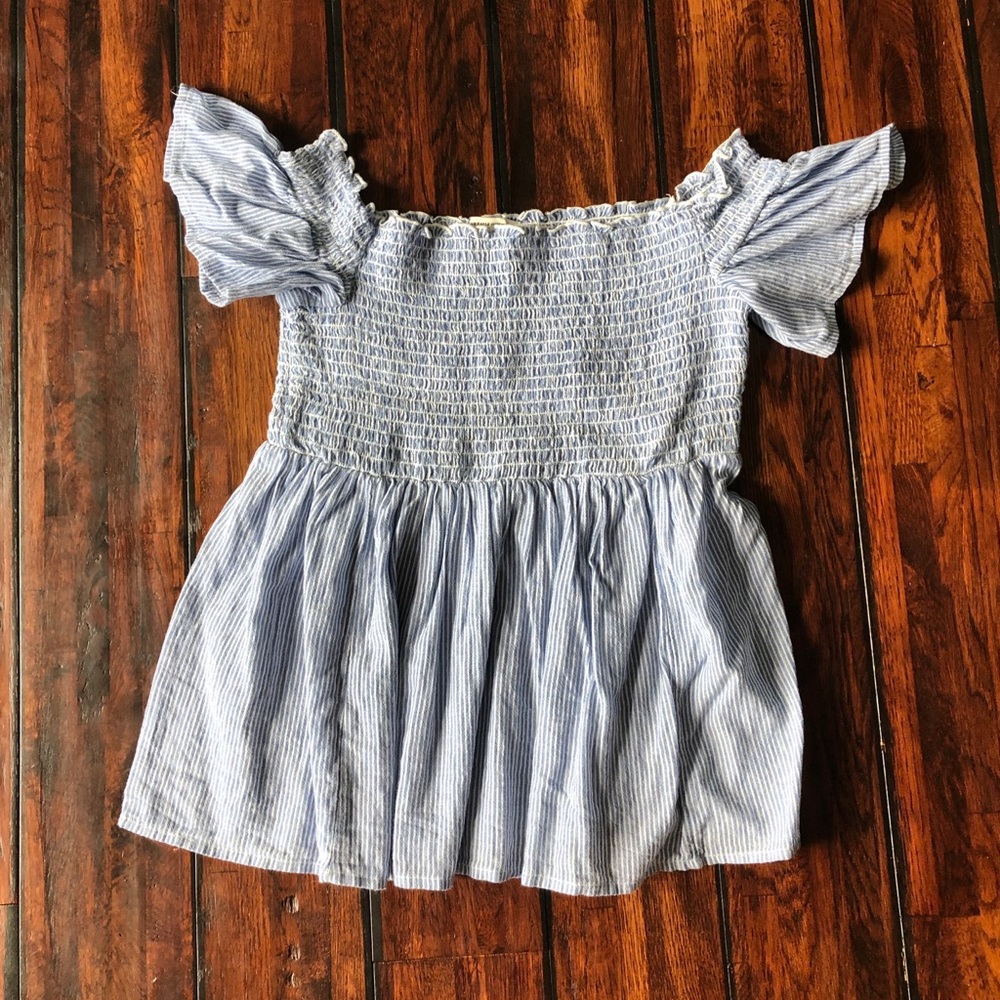 American Eagle off the shoulder top size Small